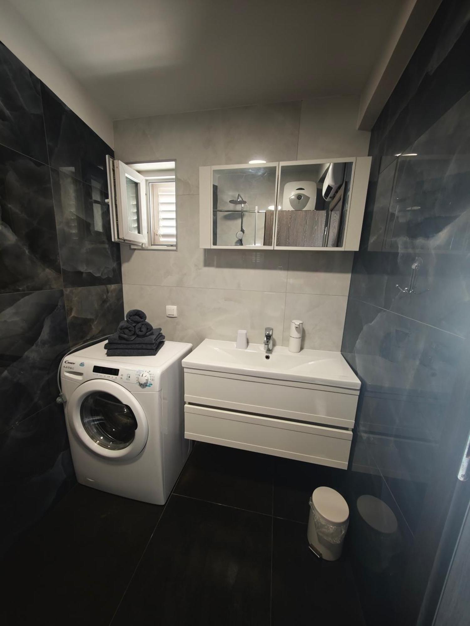 Apartman Lux Makarska Zewnętrze zdjęcie